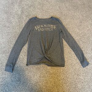 Abercrombie & Fitch Kids Gray Heathered Long Sleeve Top. Girls 11/12